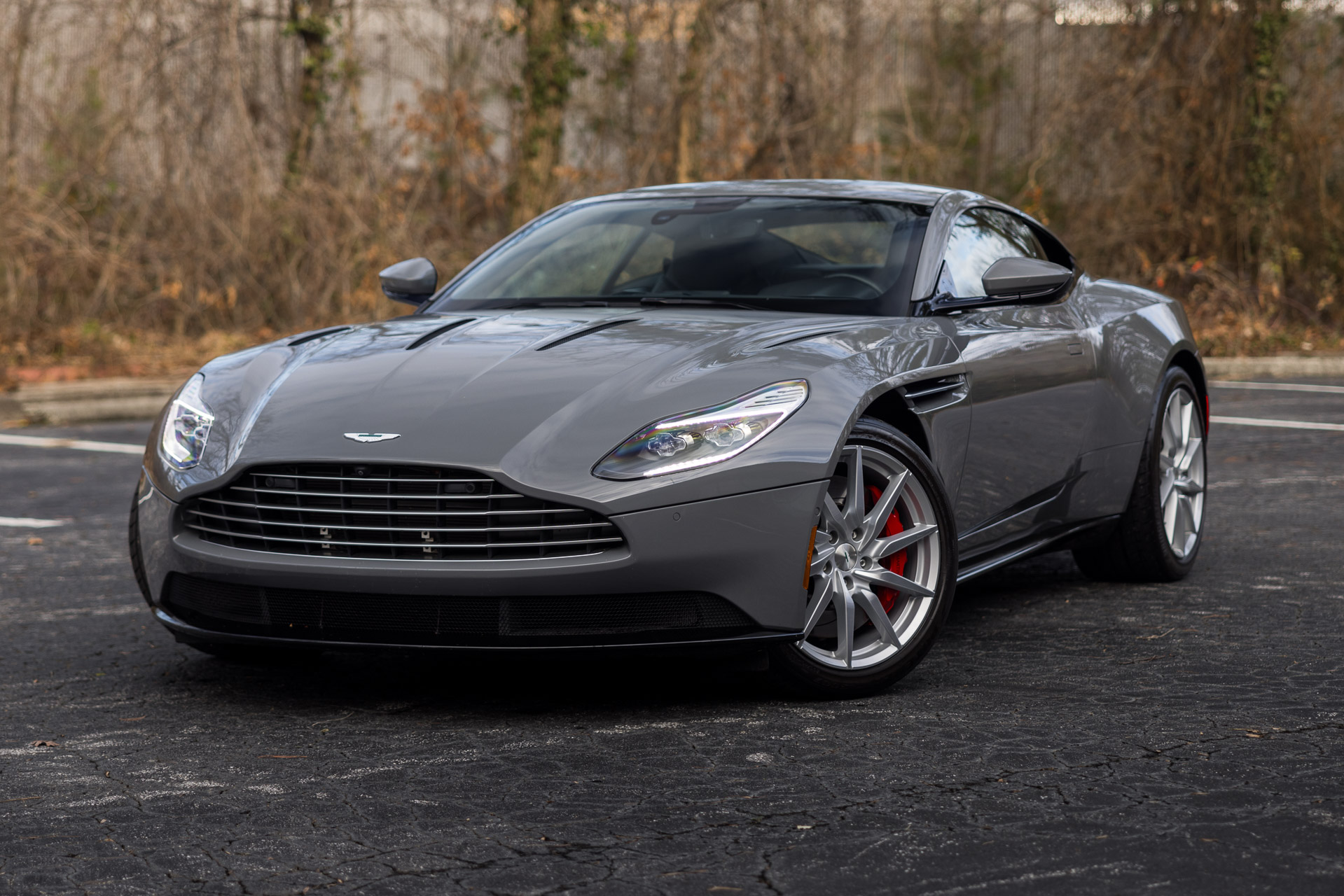 aston martin db11 2018 SCFRMFAV8JGL04972 image aston martin db11 2018 SCFRMFAV8JGL04972 image
